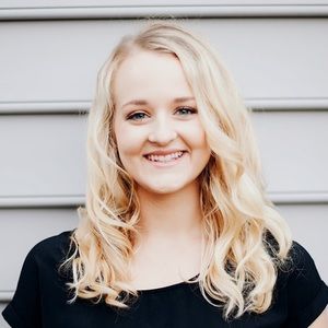 Meet your Posher, Laura